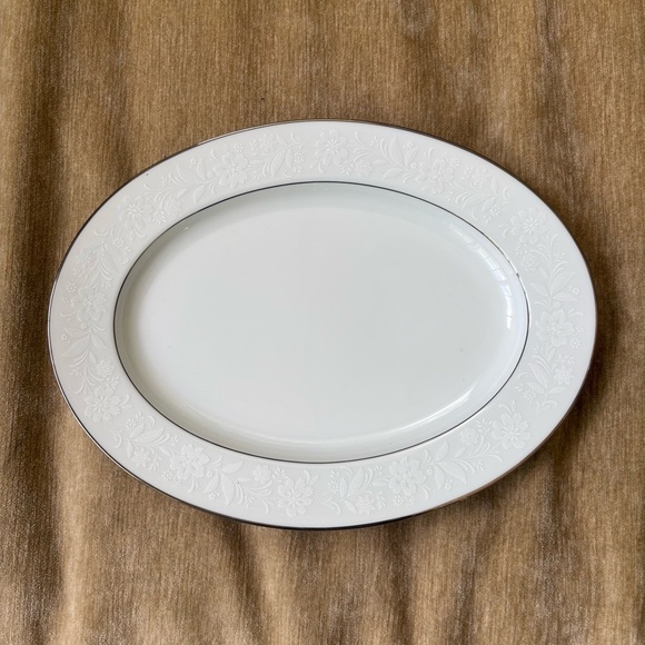Noritake Ranier Elegant White Oval Serving Platter 11.5" - Picture 1 of 4